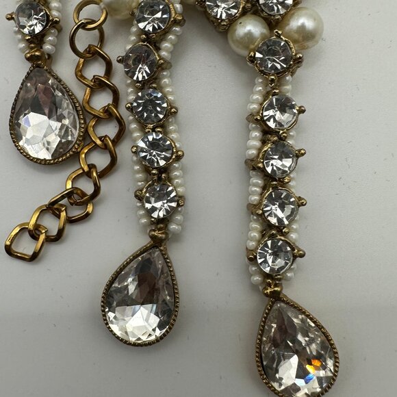 NWOT gold-toned bracelet with faux diamonds and pearls - Picture 4 of 4